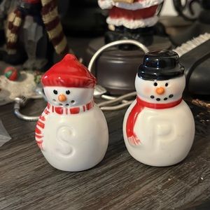 Mini snowmen salt and pepper shaker